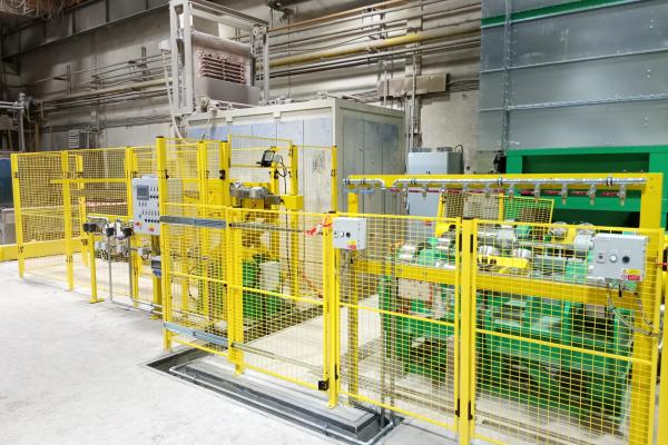 New mold cleaning and spraying workplace